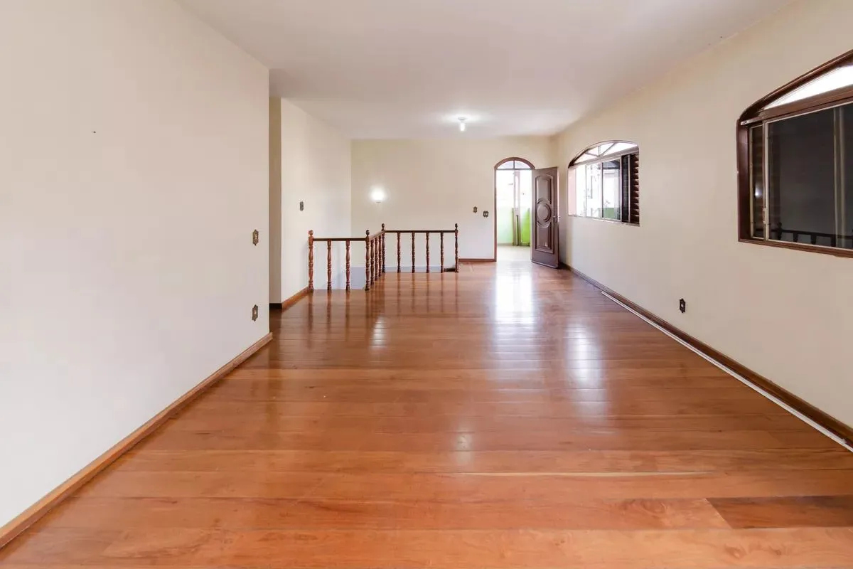 sala superior — Casa de 4 quartos no Padre Eustáquio