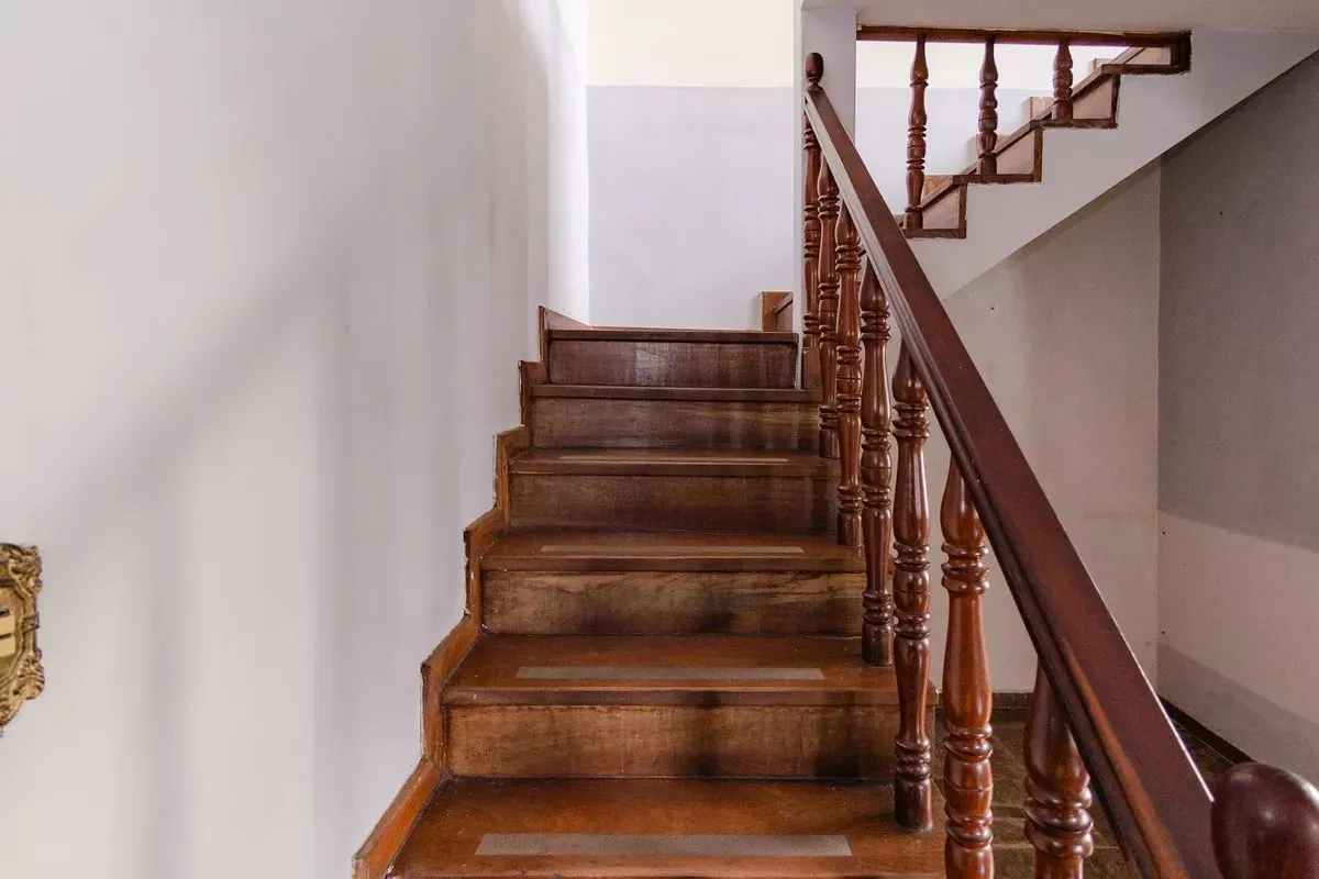 escada — Casa de 4 quartos no Padre Eustáquio